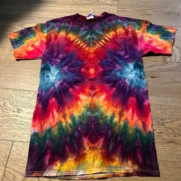 Handmade Mirrored Crumple Tie-Dye T-Shirt - Picture 1 of 3